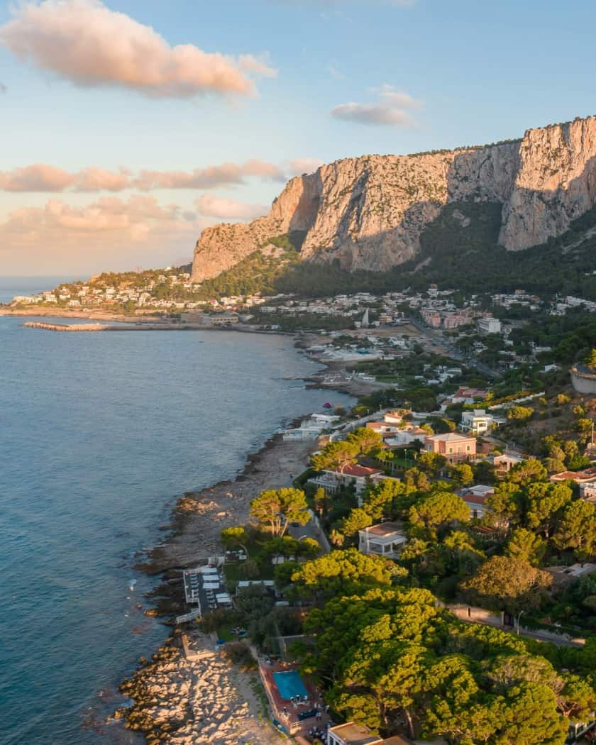 Post View: Mondello Palerme Italie